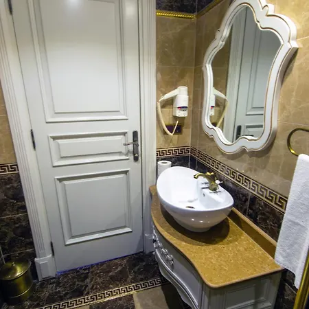Iq Aparthotel 3*