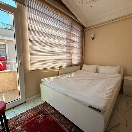 Iq Aparthotel 3*
