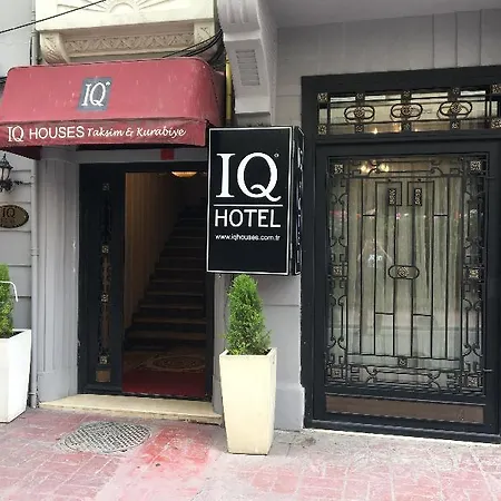 Aparthotel Iq