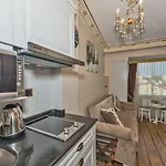 Iq 4* Istanbul