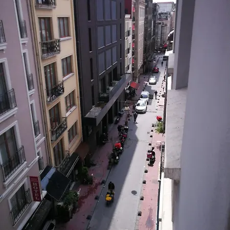 Aparthotel Iq