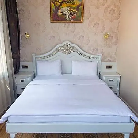 Iq Apartmanhotel 4*